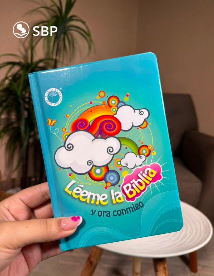 Leeme la Biblia y ora conmigo